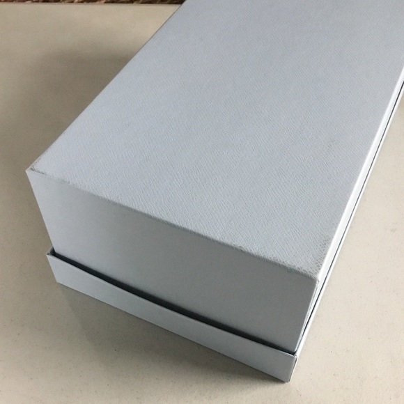 PRADA - Picture 8 of 15